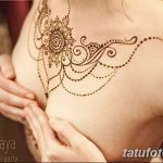 фото рисунка Мехенди на женской груди 30.11.2018 №062 - Mehendi breast - tatufoto.com