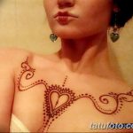 фото рисунка Мехенди на женской груди 30.11.2018 №076 - Mehendi breast - tatufoto.com