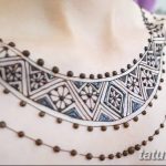 фото рисунка Мехенди на женской груди 30.11.2018 №078 - Mehendi breast - tatufoto.com