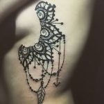 фото рисунка Мехенди на женской груди 30.11.2018 №123 - Mehendi breast - tatufoto.com
