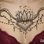 фото рисунка Мехенди на женской груди 30.11.2018 №124 - Mehendi breast - tatufoto.com