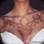 фото рисунка Мехенди на женской груди 30.11.2018 №142 - Mehendi breast - tatufoto.com