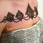 фото рисунка Мехенди на женской груди 30.11.2018 №143 - Mehendi breast - tatufoto.com