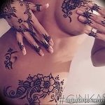 фото рисунка Мехенди на женской груди 30.11.2018 №151 - Mehendi breast - tatufoto.com