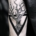 фото рисунка тату в стиле графика 14.11.2018 №003 - tattoo style graphics - tatufoto.com