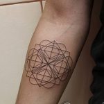фото рисунка тату в стиле графика 14.11.2018 №101 - tattoo style graphics - tatufoto.com