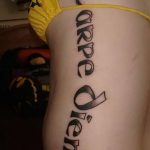 фото рисунка тату надписи Carpe diem 16.11.2018 №130 - tattoo carpe diem - tatufoto.com