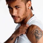 фото рисунка тату футболиста Неймара 16.11.2018 №074 - tattoo Neymar - tatufoto.com