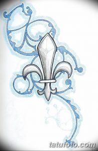 Фото тату: эскиз татуировки Fleur-de-lis, выполненный в акварельном стиле с использованием голубых и серых оттенков. Подходит для нежной и романтичной татуировки.