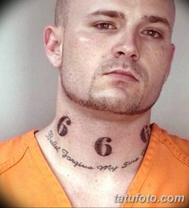 Фото татуировки на шее с изображением числа 666 и надписью 'Bullet Forgive My Sins', выполненной черными чернилами.