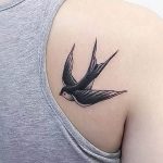 фото тату ласточка для девушки 24.12.2018 №269 - tattoo swallow for a girl - tatufoto.com