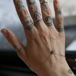 фото тату на пальцах 16.12.2018 №052 - photo tattoo on fingers - tatufoto.com