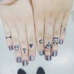 фото тату на пальцах 16.12.2018 №070 - photo tattoo on fingers - tatufoto.com