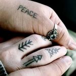 фото тату на пальцах 16.12.2018 №098 - photo tattoo on fingers - tatufoto.com