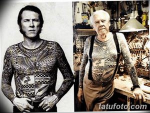Коллаж из двух фотографий мужчины, демонстрирующий его полностью татуированное тело в молодости и старости.