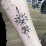 Фото пример рисунка женской тату 28.01.2019 №230 - photo of female tattoo - tatufoto.com
