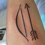 фото тату лук и стрелы 21.01.2019 №040 - photo tattoo bow and arrow - tatufoto.com
