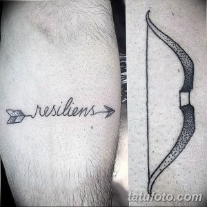 Татуировка на предплечье: лук и стрела с надписью "resiliens" (стойкость). Черно-белый рисунок с точечной штриховкой, символизирующий силу духа и преодоление трудностей.