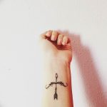 фото тату лук и стрелы 21.01.2019 №140 - photo tattoo bow and arrow - tatufoto.com