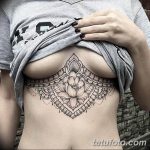 фото тату под женской грудью 26.01.2019 №005 - tattoo under the breasts - tatufoto.com