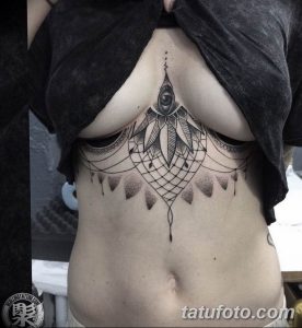 фото тату под женской грудью 26.01.2019 №009 - tattoo under the breasts - tatufoto.com
