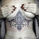 фото тату под женской грудью 26.01.2019 №014 - tattoo under the breasts - tatufoto.com