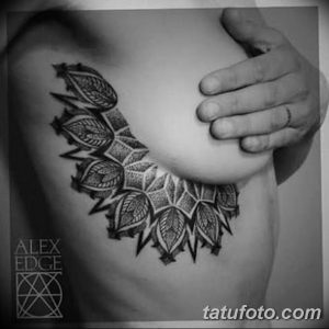 фото тату под женской грудью 26.01.2019 №017 - tattoo under the breasts - tatufoto.com