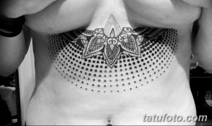 фото тату под женской грудью 26.01.2019 №021 - tattoo under the breasts - tatufoto.com