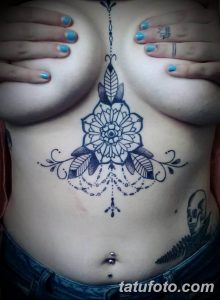 фото тату под женской грудью 26.01.2019 №023 - tattoo under the breasts - tatufoto.com