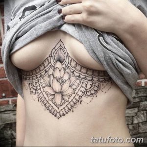 фото тату под женской грудью 26.01.2019 №032 - tattoo under the breasts - tatufoto.com