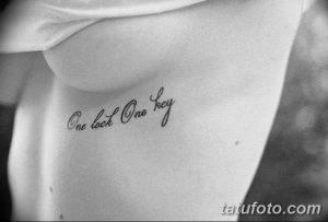 фото тату под женской грудью 26.01.2019 №048 - tattoo under the breasts - tatufoto.com