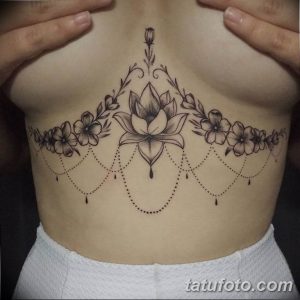 фото тату под женской грудью 26.01.2019 №056 - tattoo under the breasts - tatufoto.com