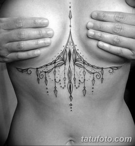фото тату под женской грудью 26.01.2019 №062 - tattoo under the breasts - tatufoto.com
