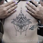 фото тату под женской грудью 26.01.2019 №070 - tattoo under the breasts - tatufoto.com