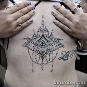 фото тату под женской грудью 26.01.2019 №070 - tattoo under the breasts - tatufoto.com