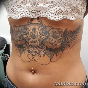 фото тату под женской грудью 26.01.2019 №075 - tattoo under the breasts - tatufoto.com