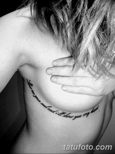 фото тату под женской грудью 26.01.2019 №078 - tattoo under the breasts - tatufoto.com