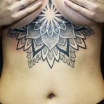 фото тату под женской грудью 26.01.2019 №080 - tattoo under the breasts - tatufoto.com