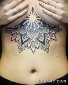 фото тату под женской грудью 26.01.2019 №080 - tattoo under the breasts - tatufoto.com