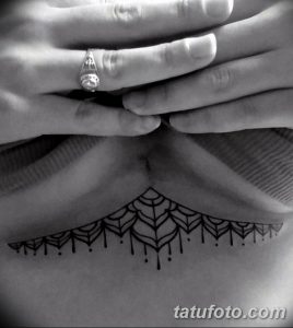 фото тату под женской грудью 26.01.2019 №089 - tattoo under the breasts - tatufoto.com