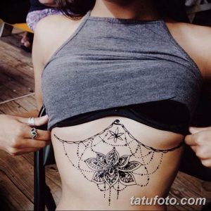фото тату под женской грудью 26.01.2019 №091 - tattoo under the breasts - tatufoto.com