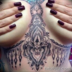 фото тату под женской грудью 26.01.2019 №094 - tattoo under the breasts - tatufoto.com