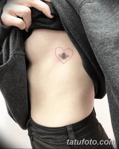 фото тату под женской грудью 26.01.2019 №097 - tattoo under the breasts - tatufoto.com