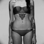 фото тату под женской грудью 26.01.2019 №099 - tattoo under the breasts - tatufoto.com