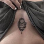 фото тату под женской грудью 26.01.2019 №100 - tattoo under the breasts - tatufoto.com