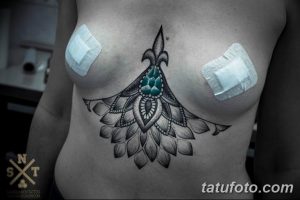 фото тату под женской грудью 26.01.2019 №132 - tattoo under the breasts - tatufoto.com