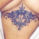 фото тату под женской грудью 26.01.2019 №135 - tattoo under the breasts - tatufoto.com