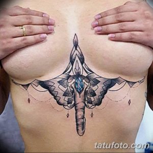 фото тату под женской грудью 26.01.2019 №164 - tattoo under the breasts - tatufoto.com
