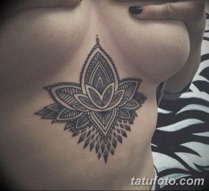 фото тату под женской грудью 26.01.2019 №168 - tattoo under the breasts - tatufoto.com