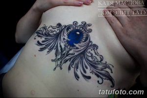 фото тату под женской грудью 26.01.2019 №191 - tattoo under the breasts - tatufoto.com